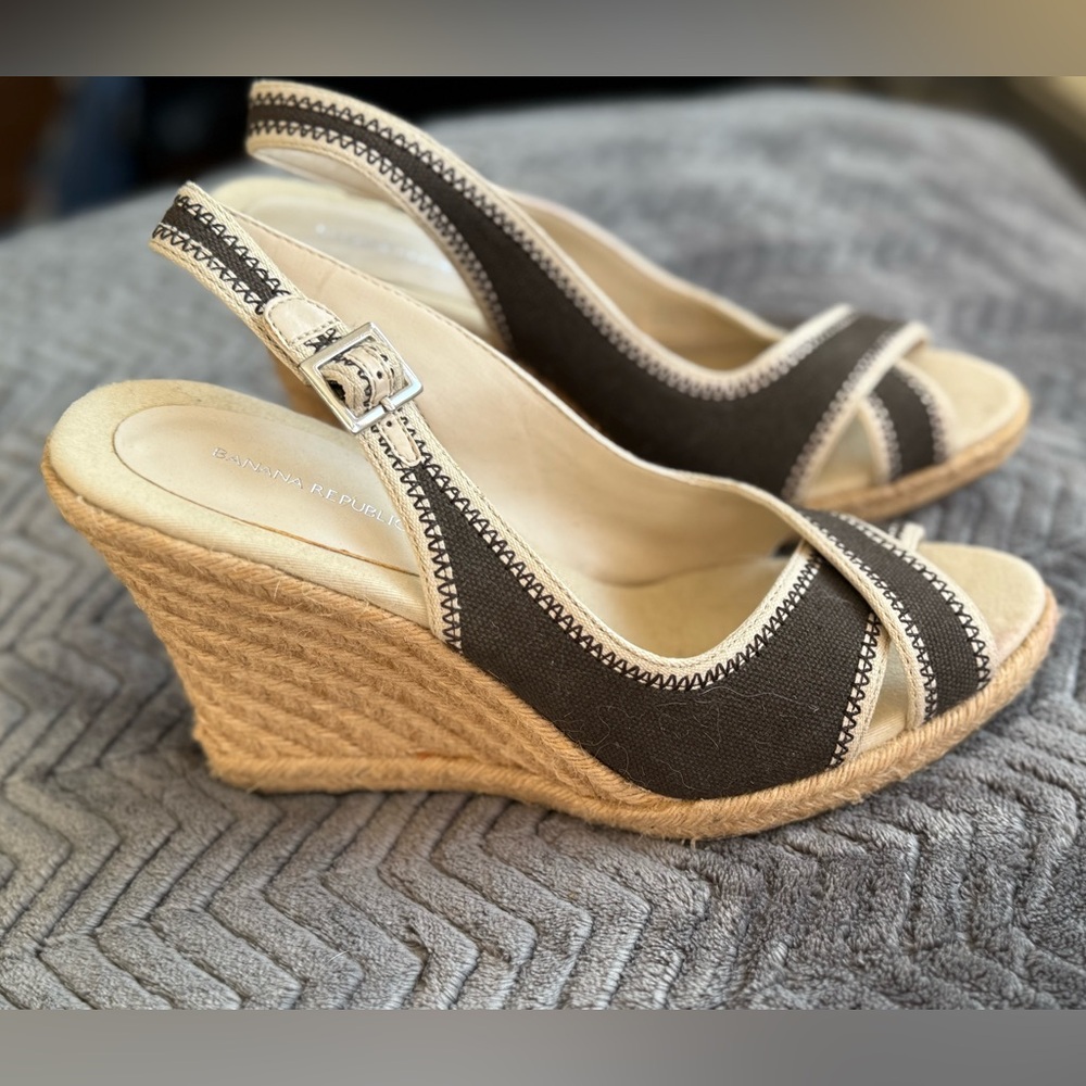 Banana Republic Woman’s Brown and Cream Wedge Sandals; Size 8